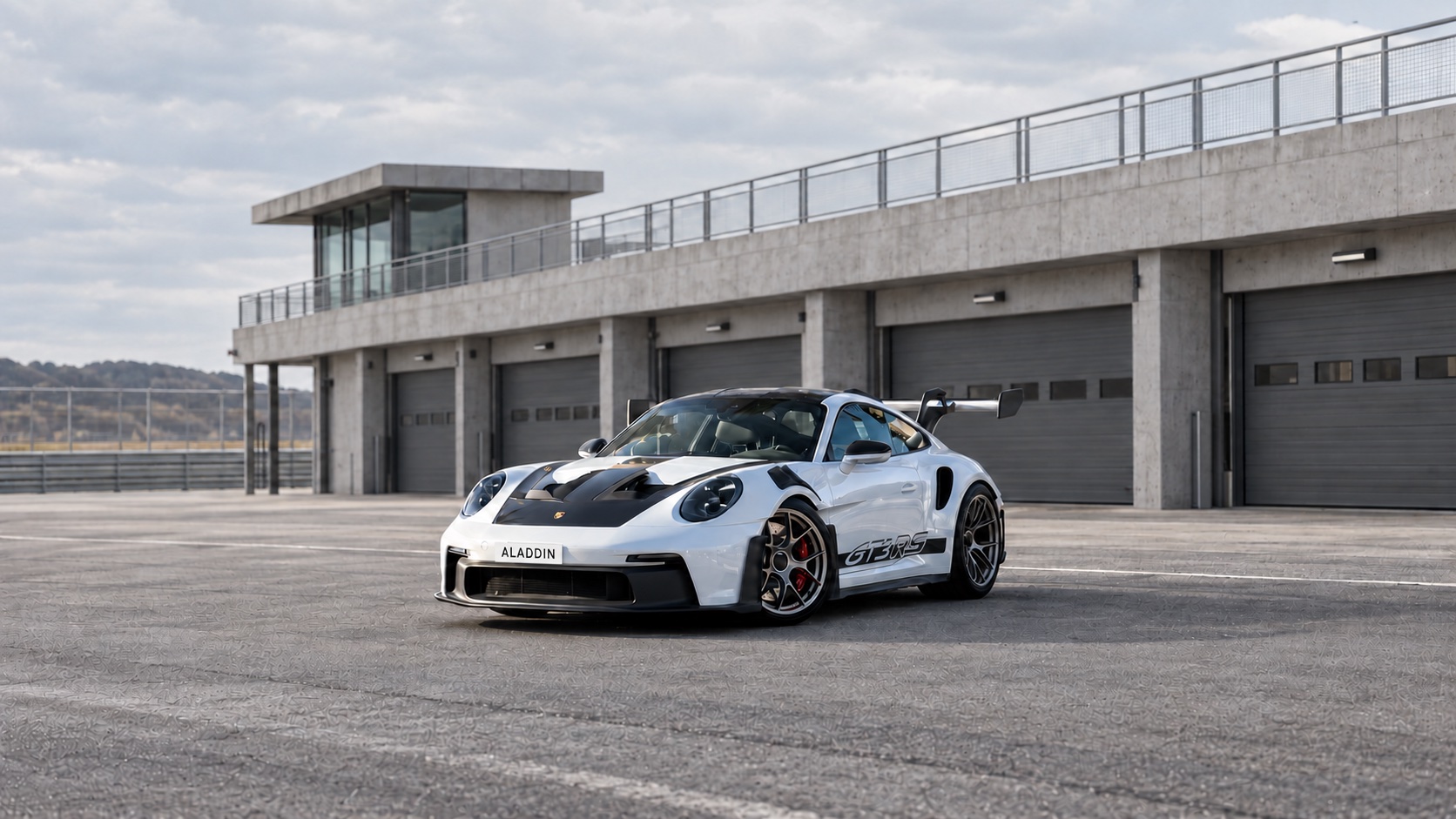 Porsche 911 GT3 RS 2024 — exterior view