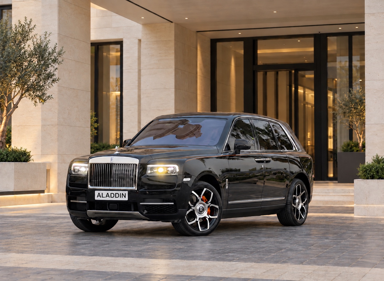 Rolls-Royce Cullinan Black 2024 — exterior view